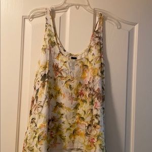 Sleeveless flowered blouse NEW by Insigth